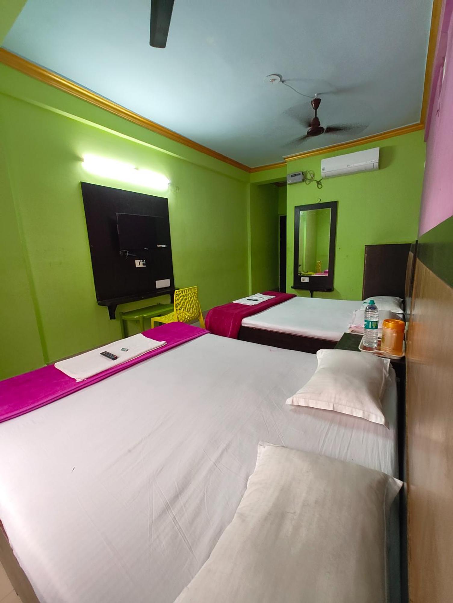 Goroomgo Samrat Palace Puri Near Sea Beach With Parking Facilities - Restaurant Available - Couple Friendly Exterior foto