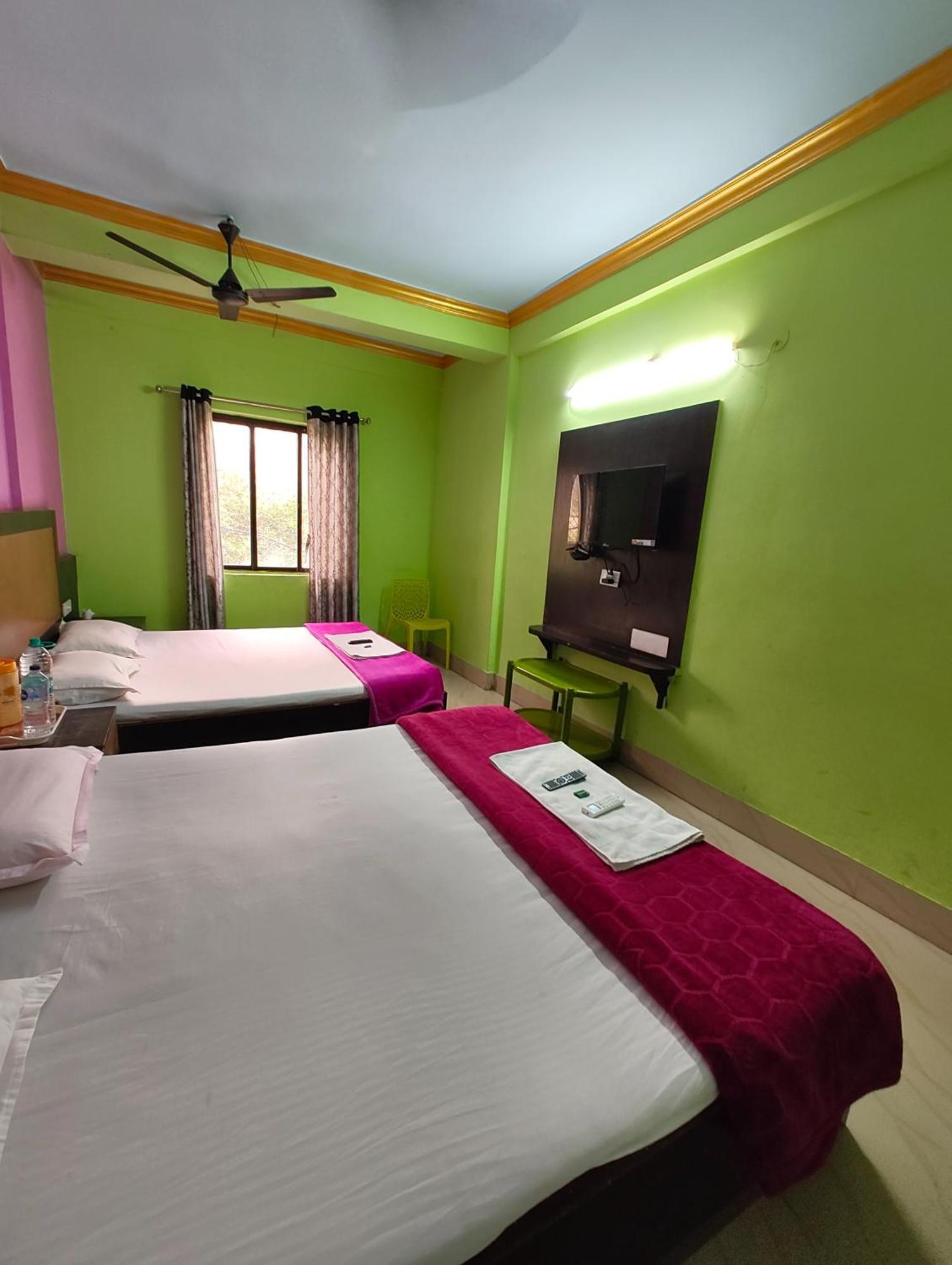 Goroomgo Samrat Palace Puri Near Sea Beach With Parking Facilities - Restaurant Available - Couple Friendly Exterior foto