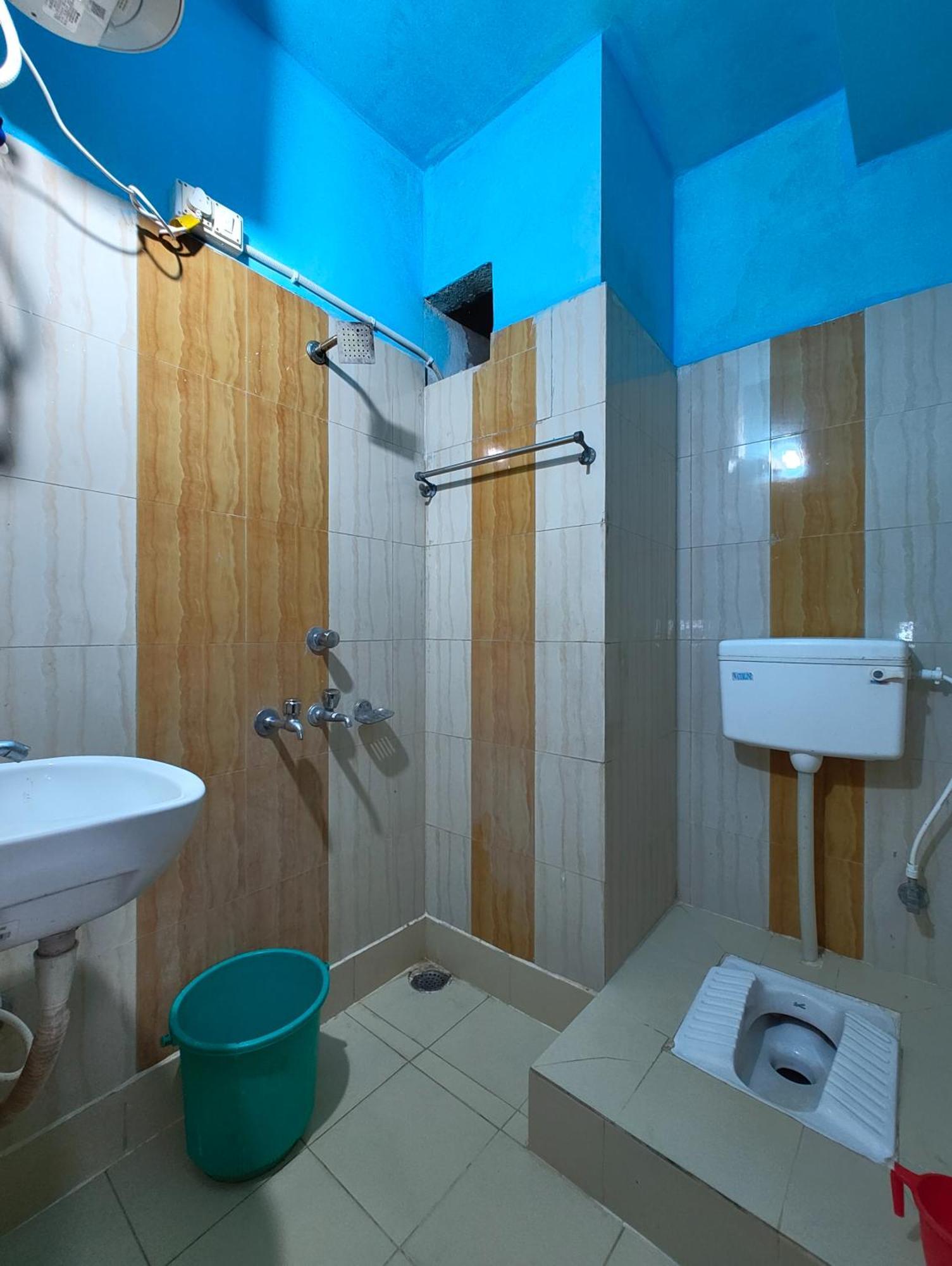 Goroomgo Samrat Palace Puri Near Sea Beach With Parking Facilities - Restaurant Available - Couple Friendly Exterior foto