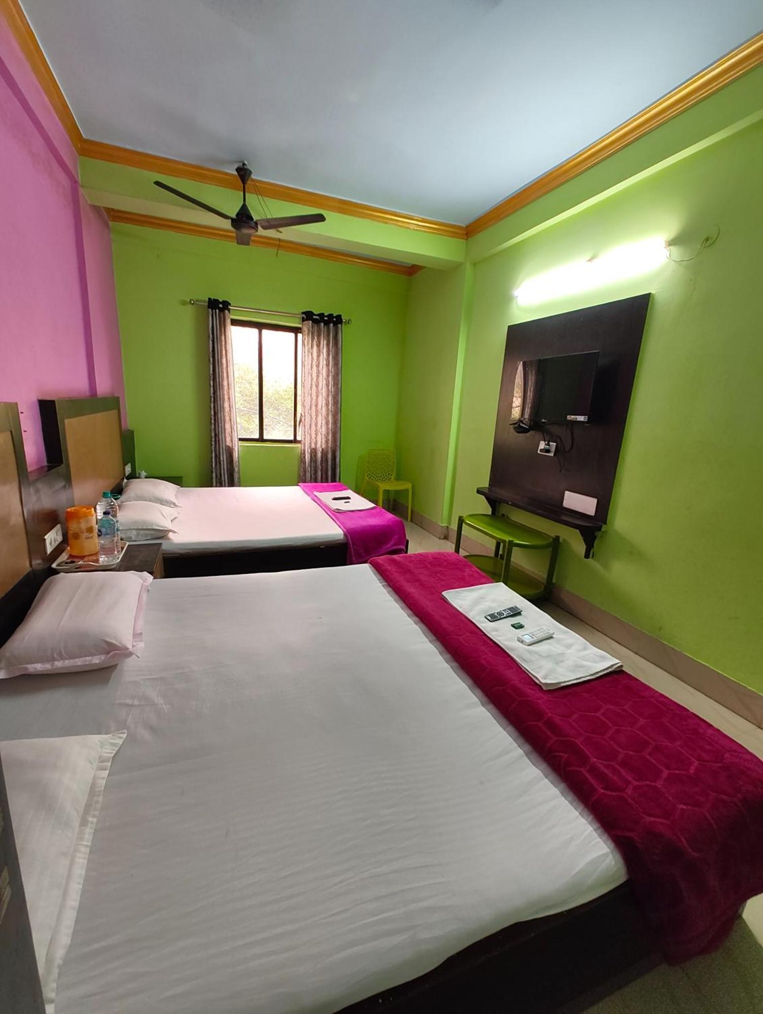 Goroomgo Samrat Palace Puri Near Sea Beach With Parking Facilities - Restaurant Available - Couple Friendly Exterior foto