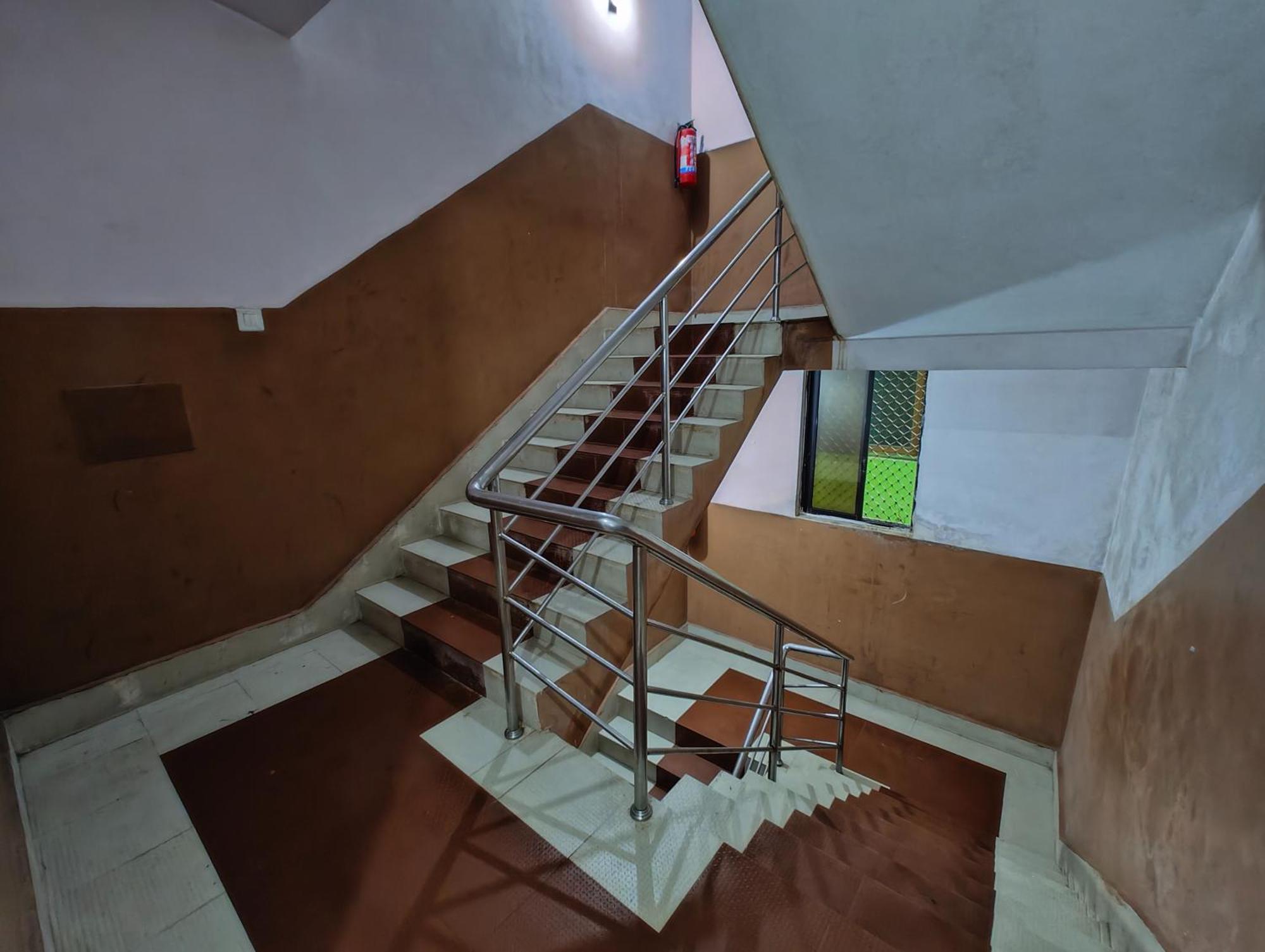 Goroomgo Samrat Palace Puri Near Sea Beach With Parking Facilities - Restaurant Available - Couple Friendly Exterior foto