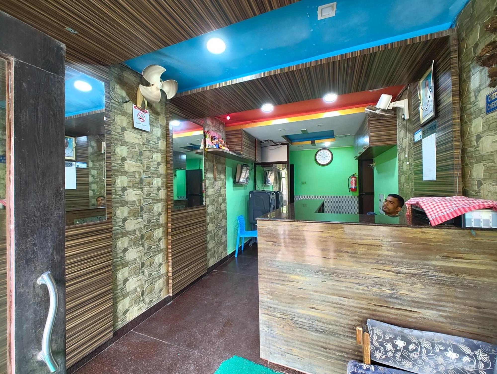 Goroomgo Samrat Palace Puri Near Sea Beach With Parking Facilities - Restaurant Available - Couple Friendly Exterior foto